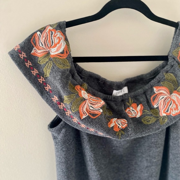 THML size Medium flower knitted blouse - Picture 2 of 3